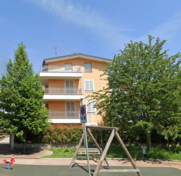 locale di sgombero in vendita a Besana in Brianza