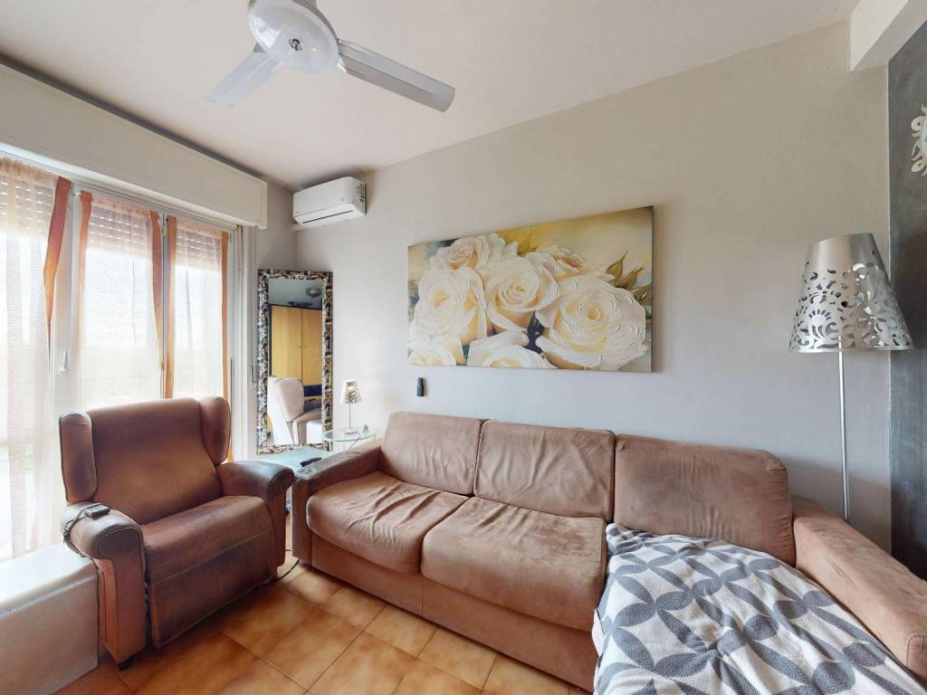 appartamento in vendita a Besana in Brianza in zona Montesiro