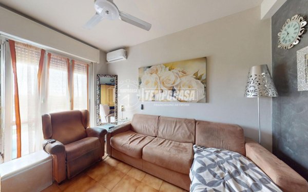 appartamento in vendita a Besana in Brianza in zona Montesiro