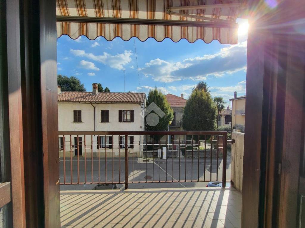appartamento in vendita a Besana in Brianza in zona Villa Raverio