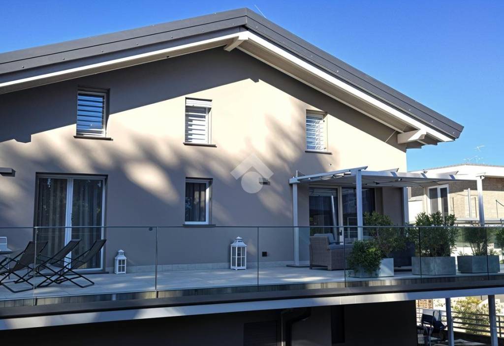 appartamento in vendita a Besana in Brianza