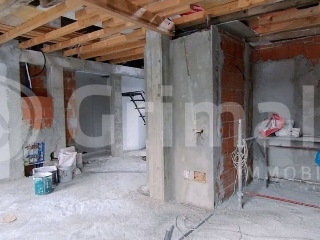 intera palazzina in vendita a Besana in Brianza