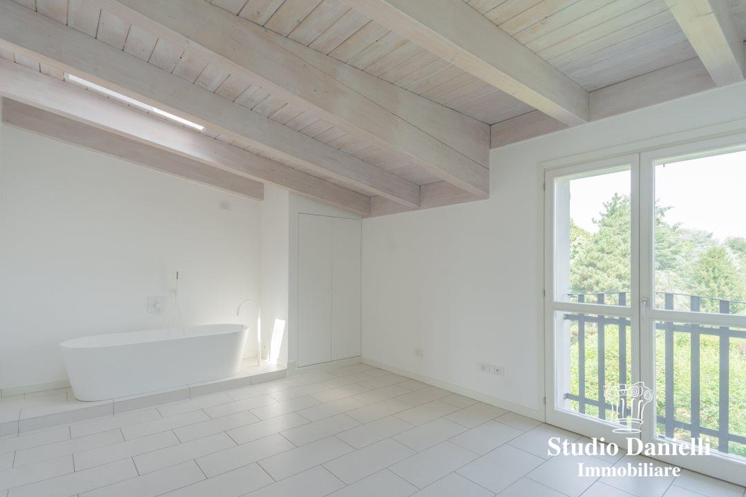 appartamento in vendita a Besana in Brianza