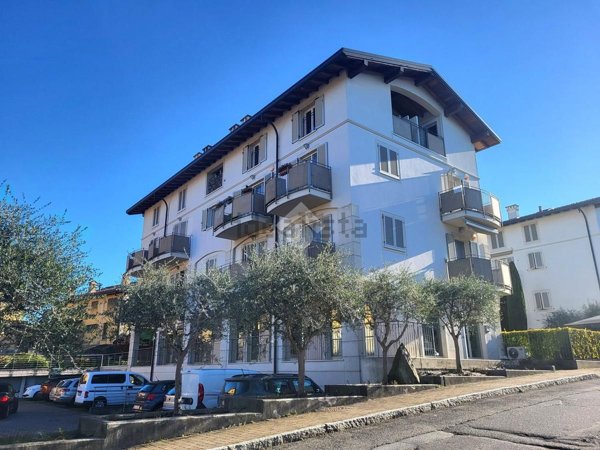 appartamento in vendita a Besana in Brianza