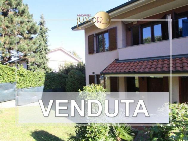 casa indipendente in vendita a Besana in Brianza