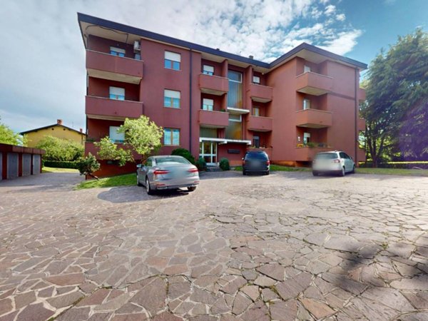 appartamento in vendita a Besana in Brianza in zona Montesiro