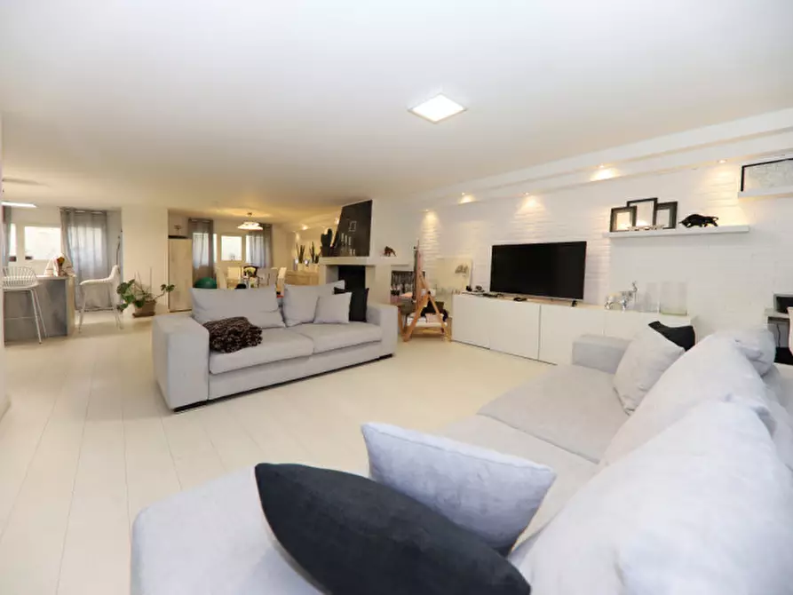 appartamento in vendita a Besana in Brianza