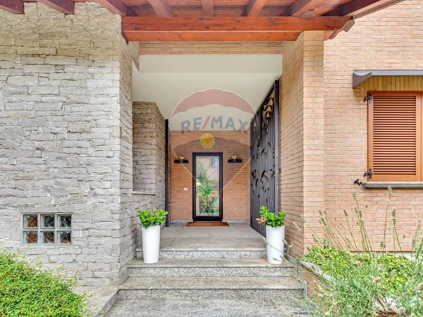 casa indipendente in vendita a Besana in Brianza