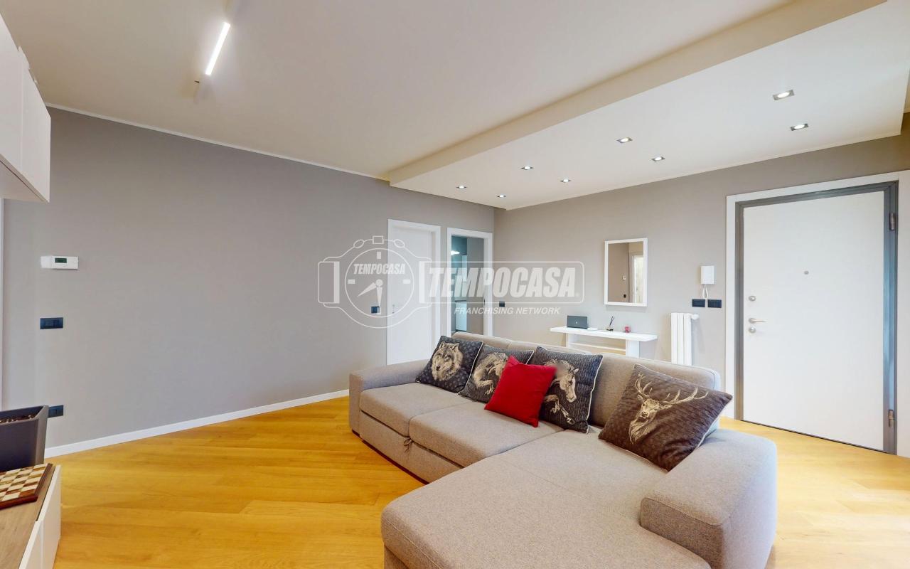 appartamento in vendita a Besana in Brianza