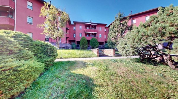 appartamento in vendita a Besana in Brianza in zona Villa Raverio