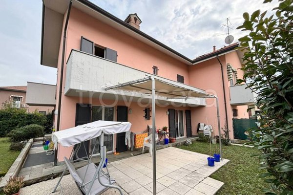 casa indipendente in vendita a Besana in Brianza