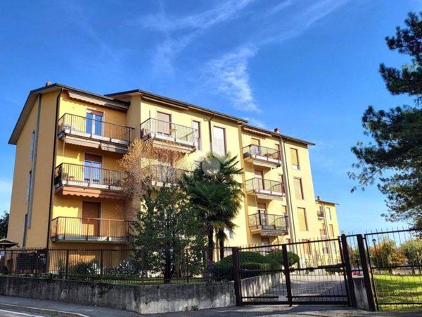 appartamento in vendita a Besana in Brianza in zona Montesiro