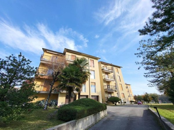 appartamento in vendita a Besana in Brianza in zona Montesiro
