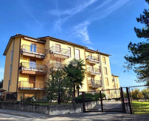 appartamento in vendita a Besana in Brianza in zona Montesiro