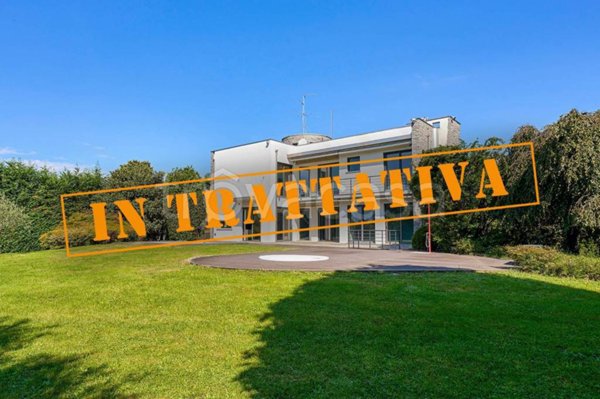 casa indipendente in vendita a Besana in Brianza in zona Villa Raverio