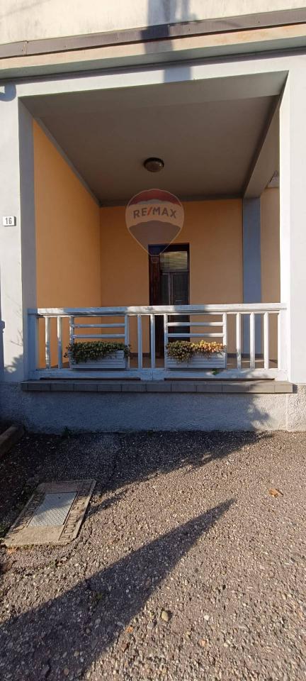 appartamento in vendita a Besana in Brianza in zona Montesiro