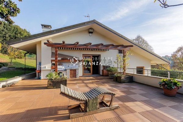 casa indipendente in vendita a Besana in Brianza