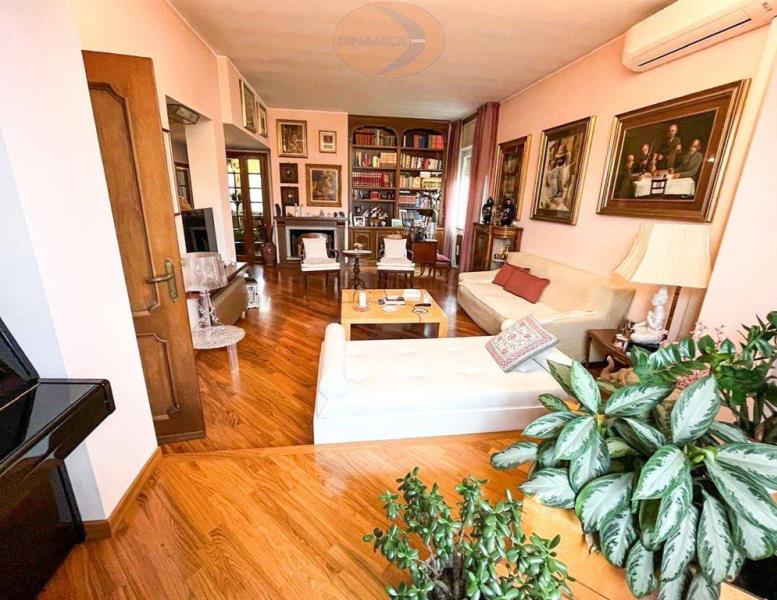 appartamento in vendita a Besana in Brianza