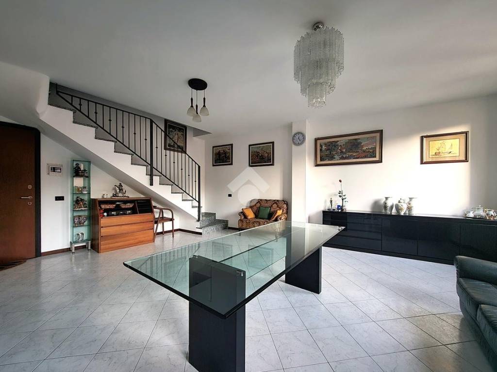 appartamento in vendita a Besana in Brianza