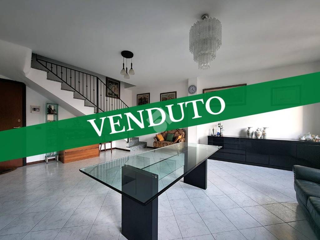 appartamento in vendita a Besana in Brianza
