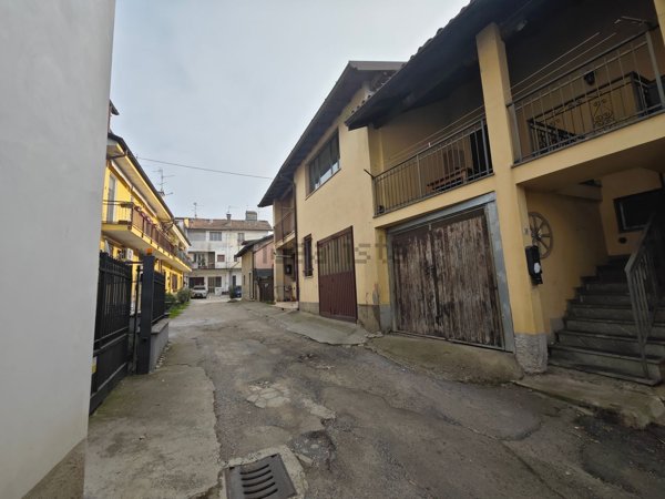 appartamento in vendita a Besana in Brianza