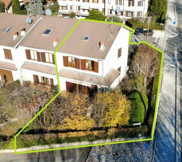 casa indipendente in vendita a Besana in Brianza