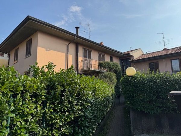 appartamento in vendita a Besana in Brianza