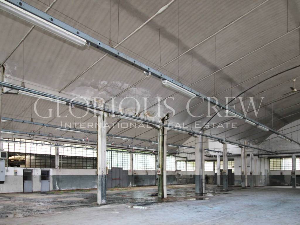 locale commerciale in vendita a Besana in Brianza