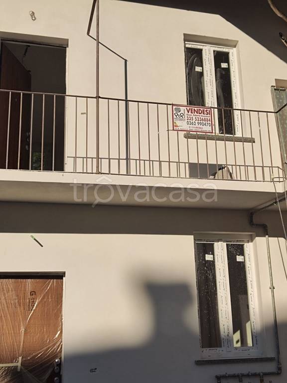 appartamento in vendita a Besana in Brianza in zona Calò