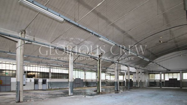 capannone in vendita a Besana in Brianza