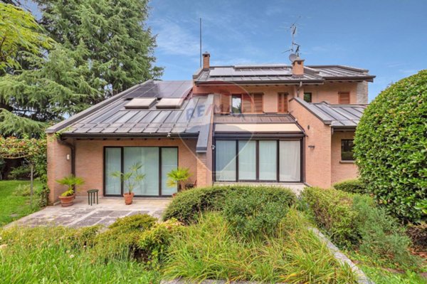 casa indipendente in vendita a Besana in Brianza