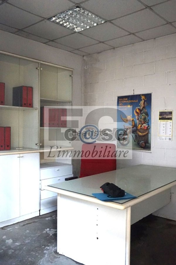 ufficio in vendita a Besana in Brianza