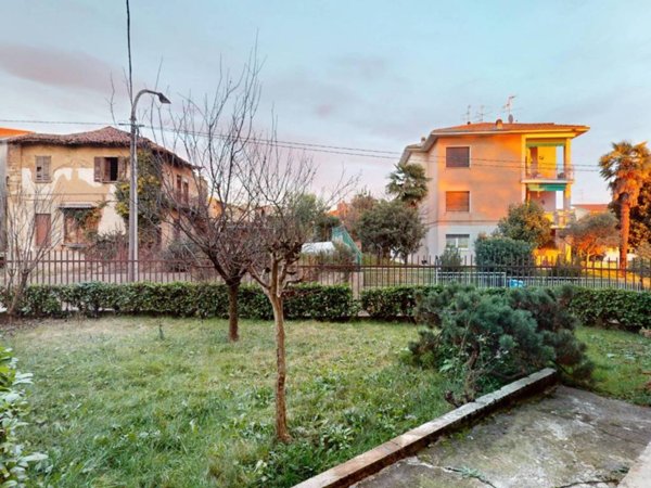 appartamento in vendita a Besana in Brianza in zona Montesiro