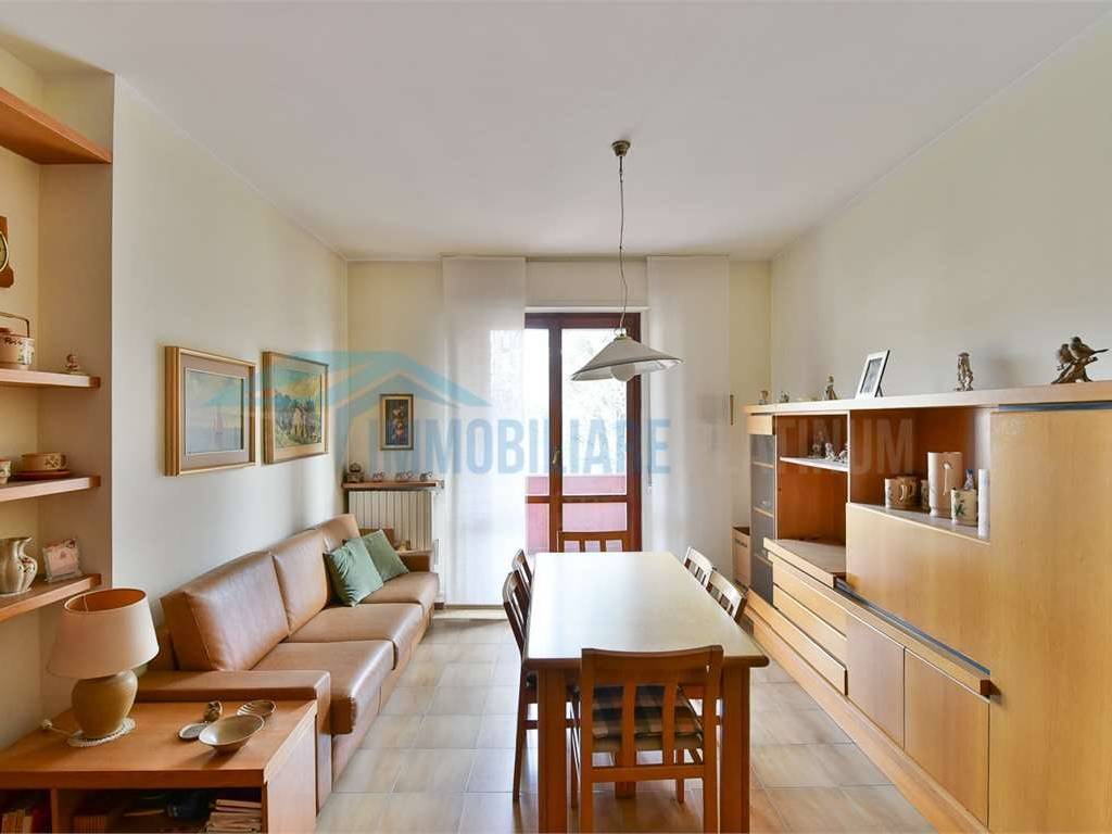 appartamento in vendita a Besana in Brianza in zona Montesiro