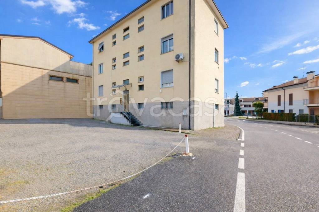 appartamento in vendita a Besana in Brianza