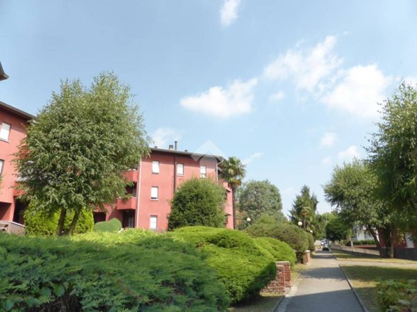 appartamento in vendita a Besana in Brianza in zona Villa Raverio