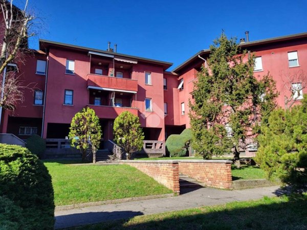 appartamento in vendita a Besana in Brianza in zona Villa Raverio