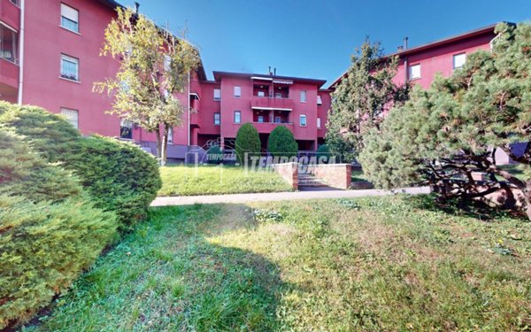 appartamento in vendita a Besana in Brianza in zona Villa Raverio