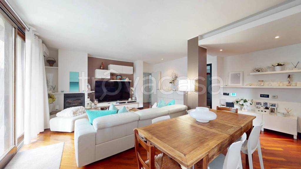 appartamento in vendita a Besana in Brianza