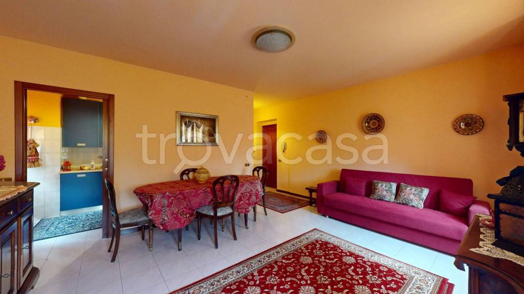 appartamento in vendita a Besana in Brianza in zona Montesiro