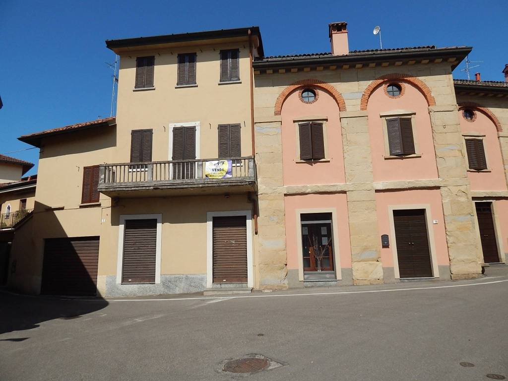 casa indipendente in vendita a Besana in Brianza