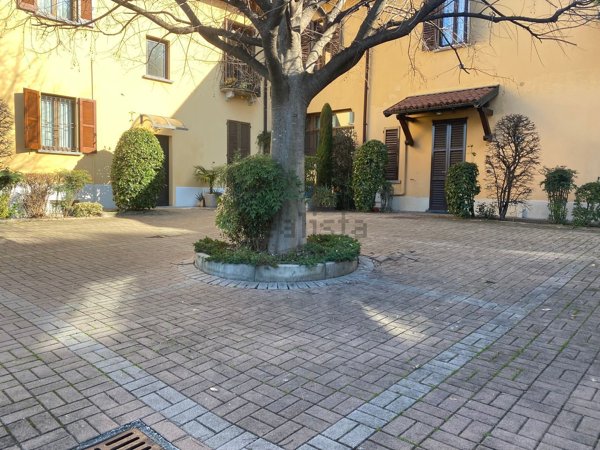 appartamento in vendita a Besana in Brianza in zona Villa Raverio