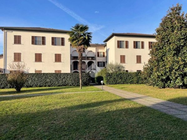 appartamento in vendita a Besana in Brianza in zona Villa Raverio