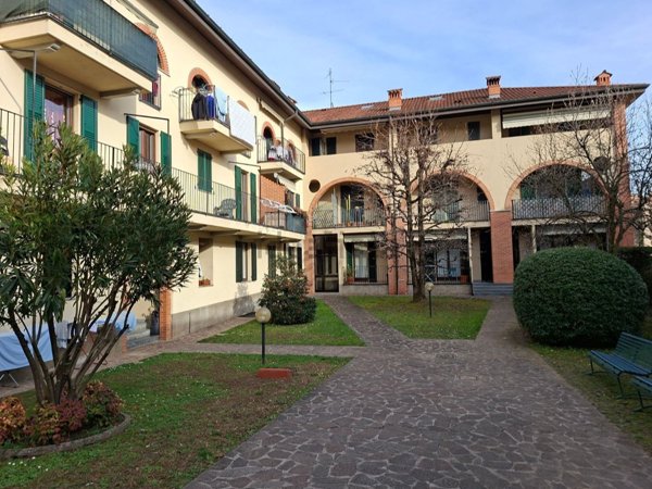 appartamento in vendita a Besana in Brianza