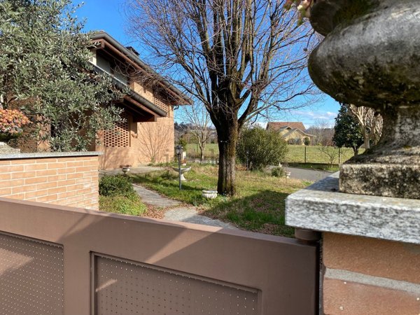casa indipendente in vendita a Besana in Brianza