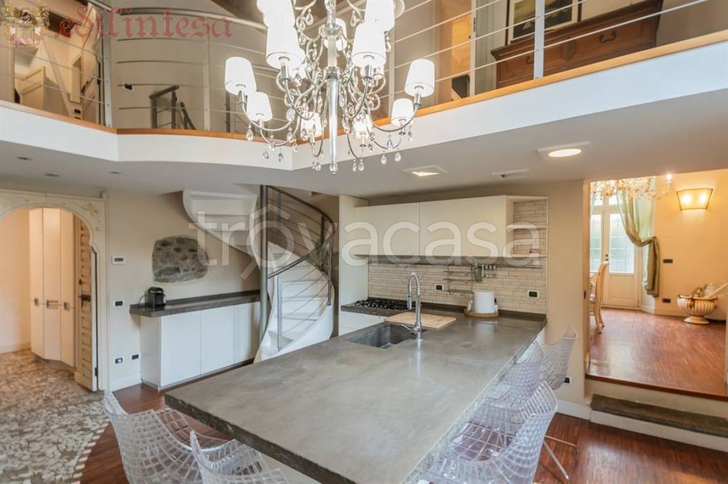 casa indipendente in vendita a Besana in Brianza