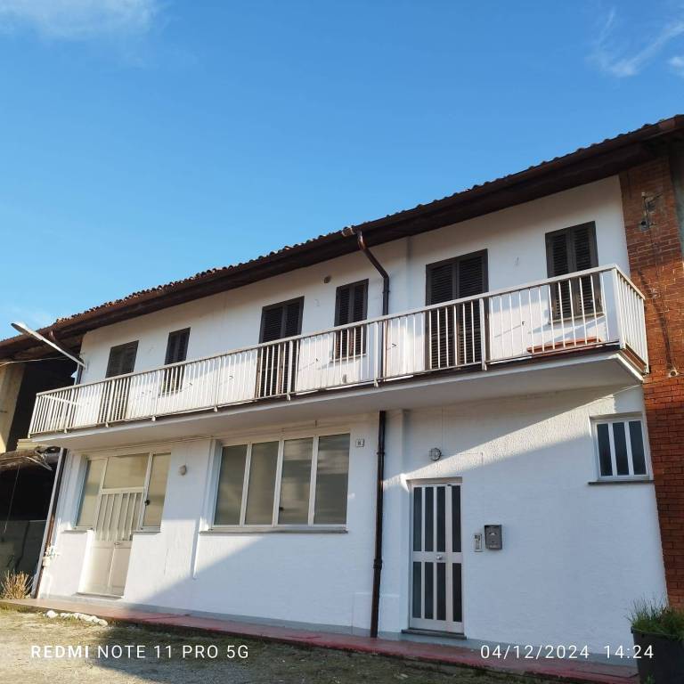 locale commerciale in vendita a Besana in Brianza