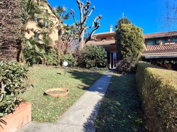 casa indipendente in vendita a Besana in Brianza