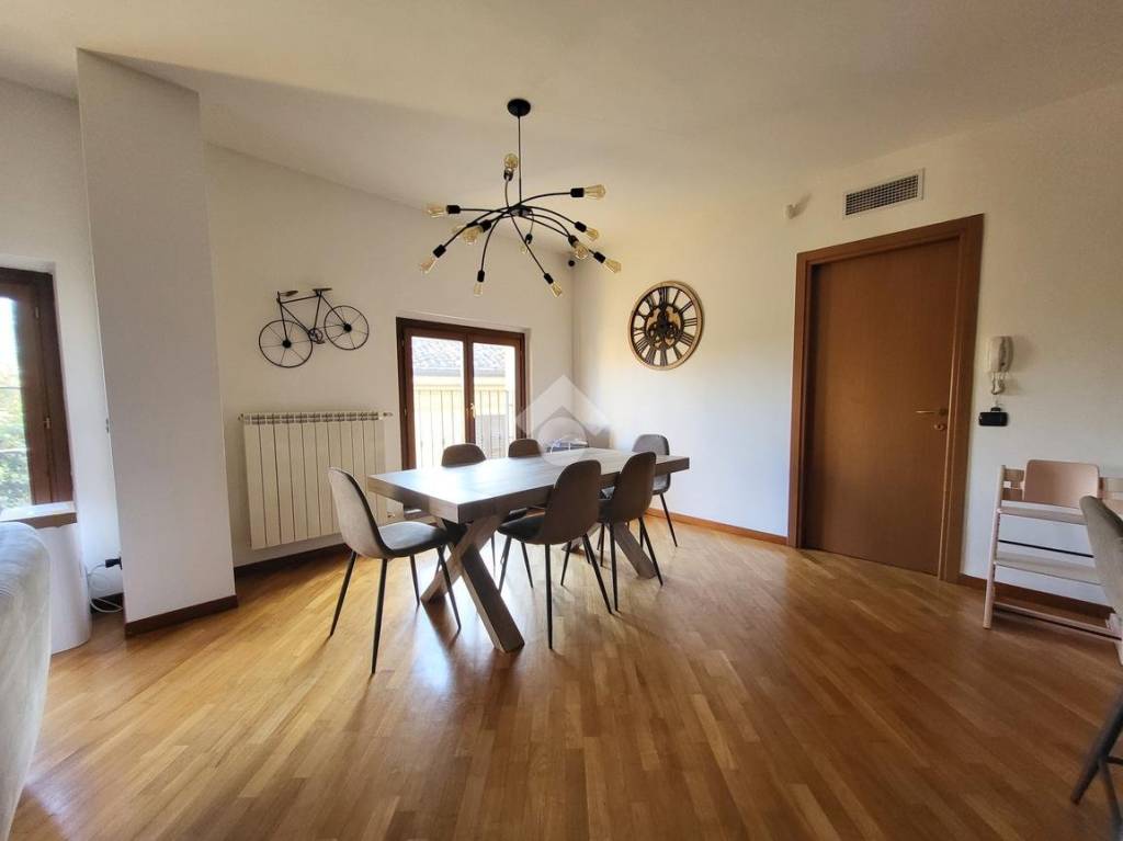 appartamento in vendita a Besana in Brianza in zona Calò