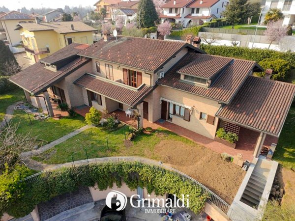 casa indipendente in vendita a Besana in Brianza